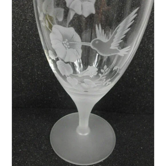 Vintage 1999 Avon Hummingbird Lead Crystal Glass Goblets Wine Glass 8" Set of 2 - Picture 3 of 4